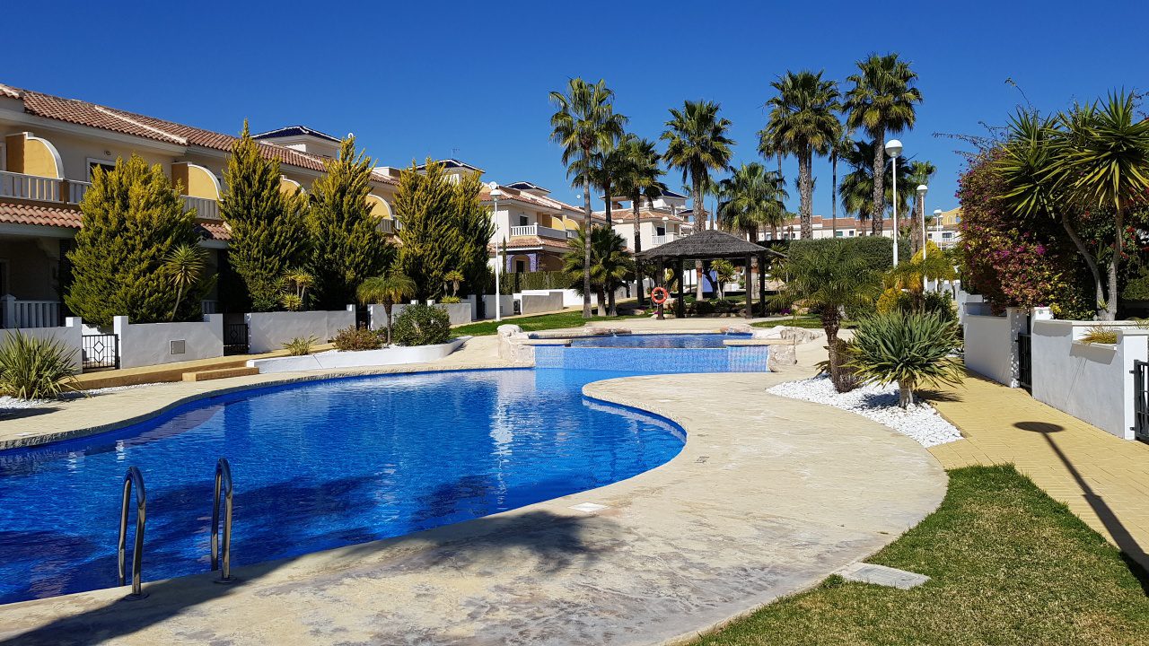 Flott penthouse leilighet på attraktive Albamar – sentralt i Ciudad Quesada!